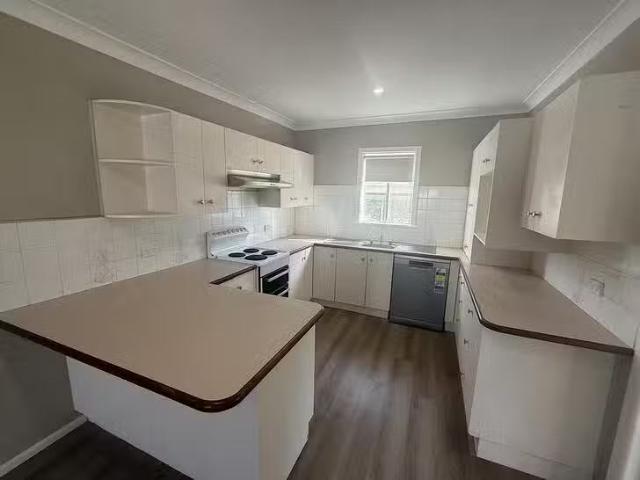 Nice 132 Victoria Street, Parkes, NSW 2870