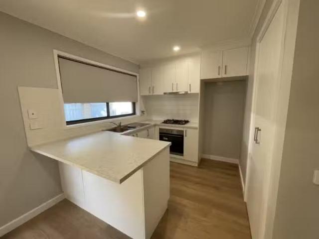 Just in! 1/337 Kaitlers Road, LAVINGTON Townhouse for rent Li.
