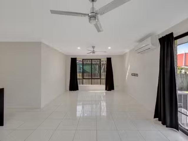 Just in! 1/36A Dunne Street, Harristown, QLD 4350