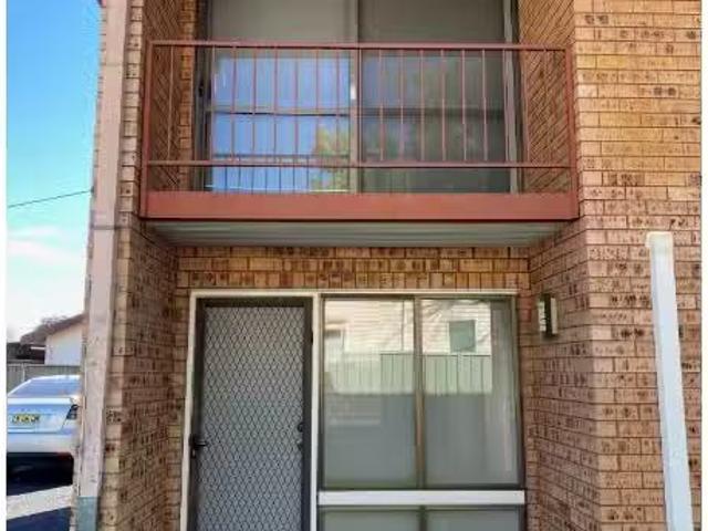 Deal! 1/38 Quinn Street, DUBBO Apartment for rent Listed by R.