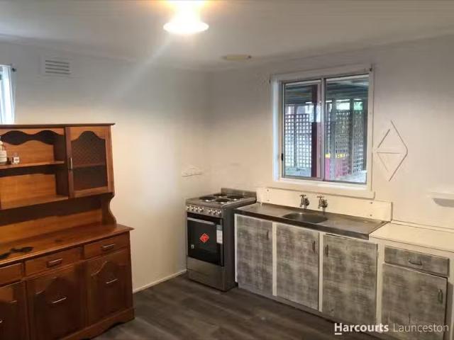 Nice 13 Oberon Place, RAVENSWOOD, TAS 7250 House for Rent