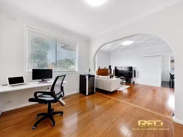 For Rent! 13 Obrien Drive, St Albans, VIC 3021