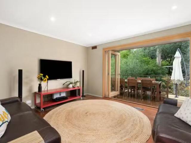 Deal! 13 Dingley Dell Road, North Warrandyte VIC 3113 House.