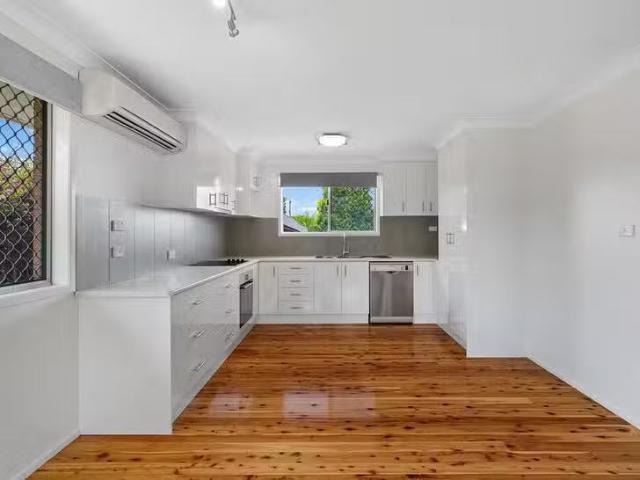 Just in! 13 Gascony Street, Harristown, QLD 4350