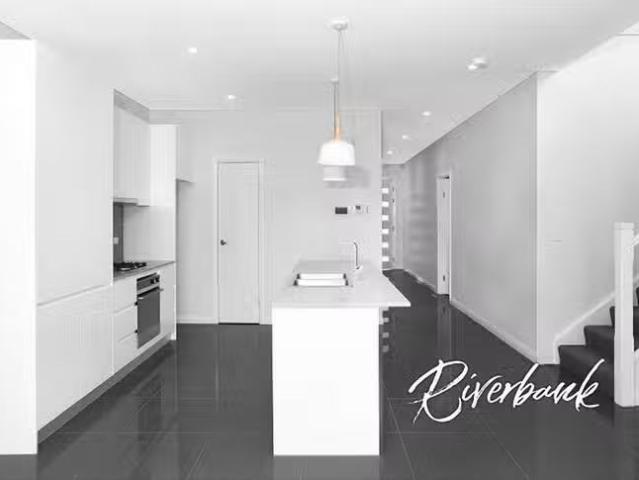 Nice 13 Glenholme Drive, Glenmore Park, NSW 2745