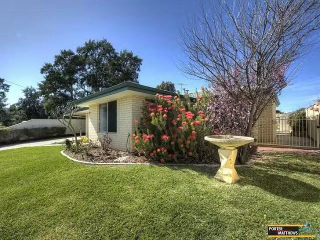 Nice 13 Parakeela Grove, Maddington, WA 6109