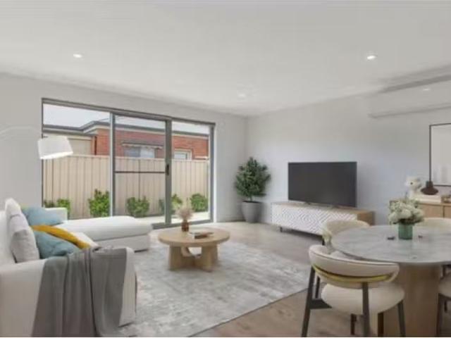 For Rent! 1/3 Station Street, Kangaroo Flat Townhouse for rent.