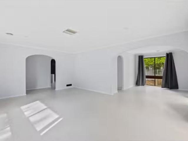 New 13 Sunset Drive, WEST ALBURY House for rent Listed by Emm.