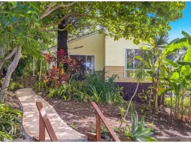 Cheap 13 Yamble Dr, Ocean Shores House for rent Listed by Shy.