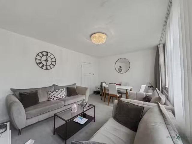 New 1 BA 3 bedroom maisonette for rent in Ravenswood Crescent.