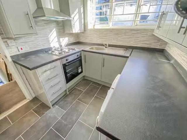 Rental! 1 BA 3 bedroom maisonette for rent in Wells Road, Bris.