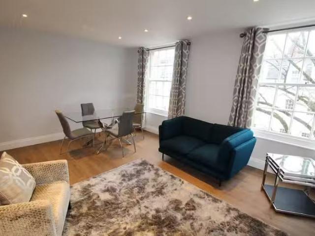 Cheap 1 BA 3 bedroom apartment for rent in Dunraven House, Wes.