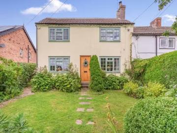 Cozy 1 BA 3 bedroom cottage for rent in Main Street, Thornton.