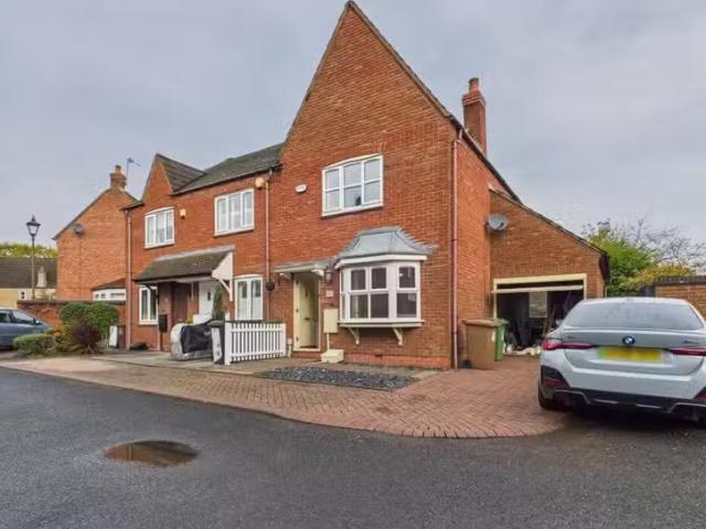Unique 1 BA 3 bedroom end of terrace house for rent in Calcutt.