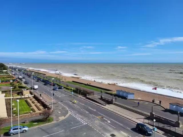 For Rent! 1 BA 3 bedroom flat for rent in Marine Point, West P.