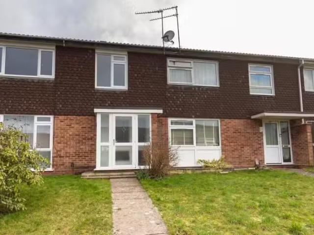 Just in! 1 BA 3 bedroom property for rent in Well Close, Reddi.