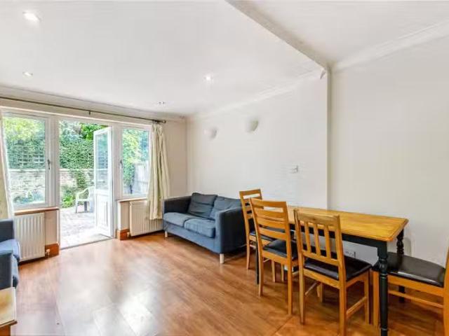 Just in! 1 BA 3 bedroom property to let in Tooting Bec Road, L.