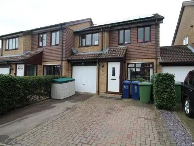 Rental! 1 BA 3 bedroom semi detached house for rent in Hamden.