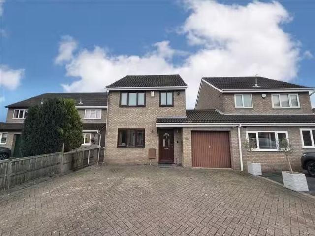 Just in! 1 BA 3 bedroom semi detached house for rent in Sandba.