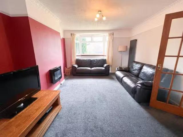 New 1 BA 3 bedroom terraced house for rent in Manor Road, Fish.