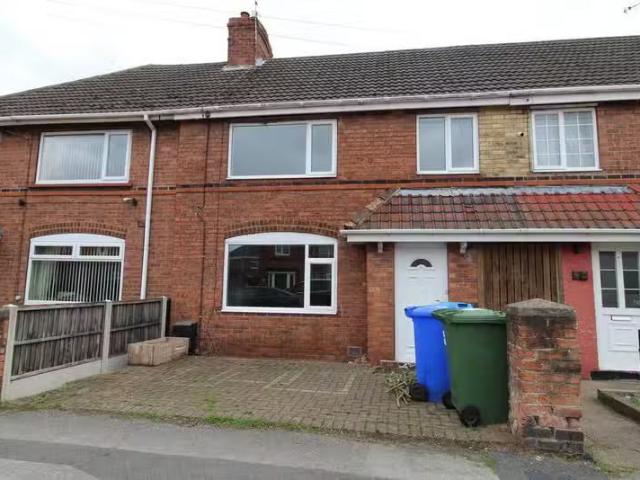 Deal! 1 BA 3 bedroom terraced house for rent in Milne Road, Bi.