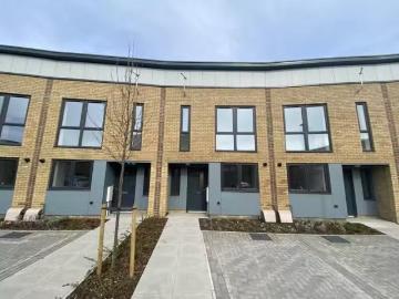 New 1 BA 3 bedroom terraced house for rent in Arrow Lane, Newh.