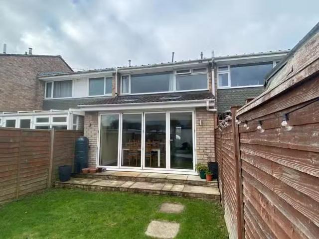 Charming 1 BA 3 bedroom terraced house for rent in Rectory Dri.