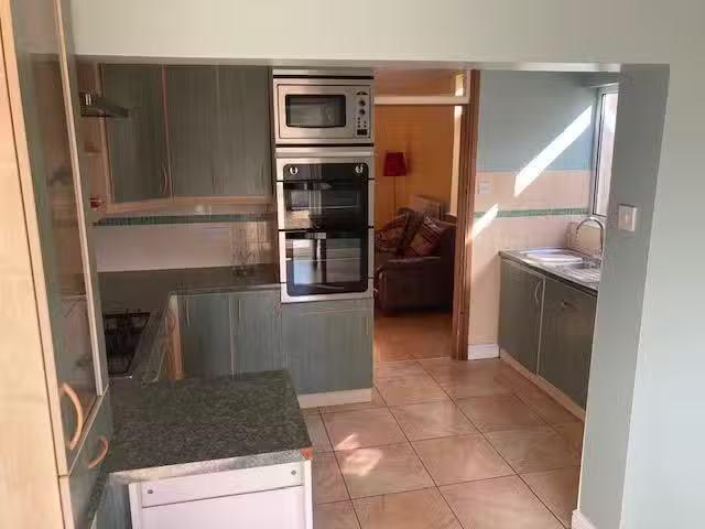 Cozy 1 BA 3 bedroom terraced house for rent in Southmead Road.