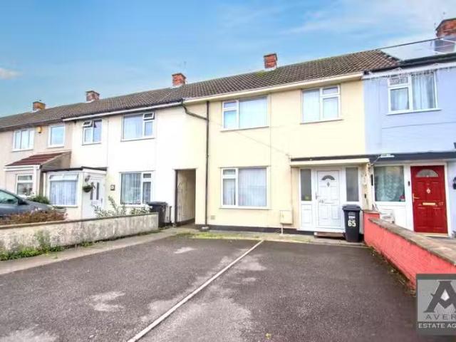 Unique 1 BA 3 bedroom terraced house for rent in Westbury Cres.
