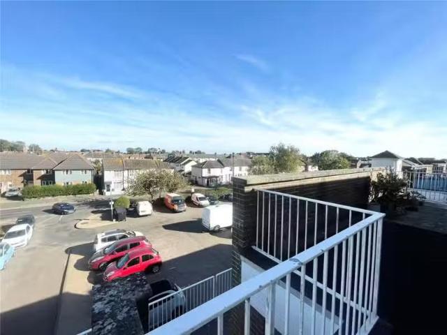 Deal! 1 BA 1 bedroom apartment for rent in Wick Parade, Wick.