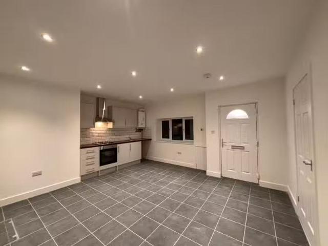 Rental! 1 BA 1 bedroom apartment for rent in Church Hill Stree.