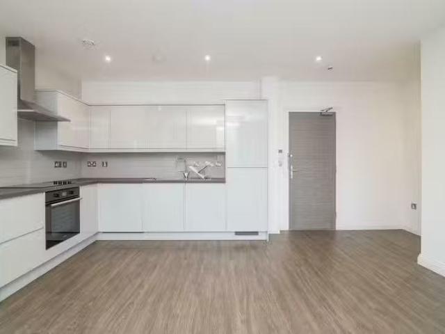 Just in! 1 BA 1 bedroom apartment for rent in Lichfield Road.