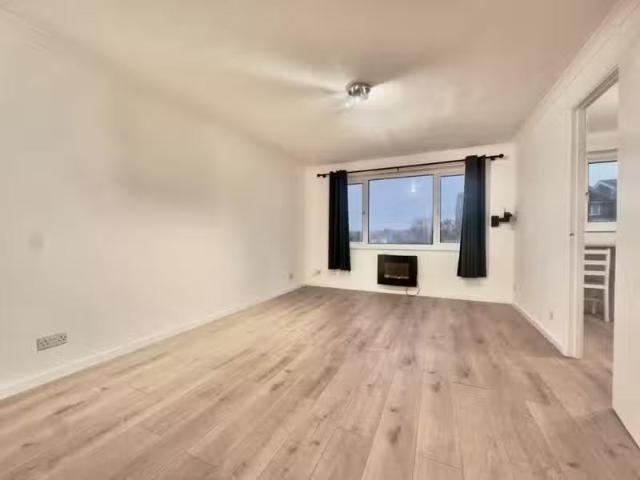 Just in! 1 BA 1 bedroom flat for rent in Coleridge Way, BR6