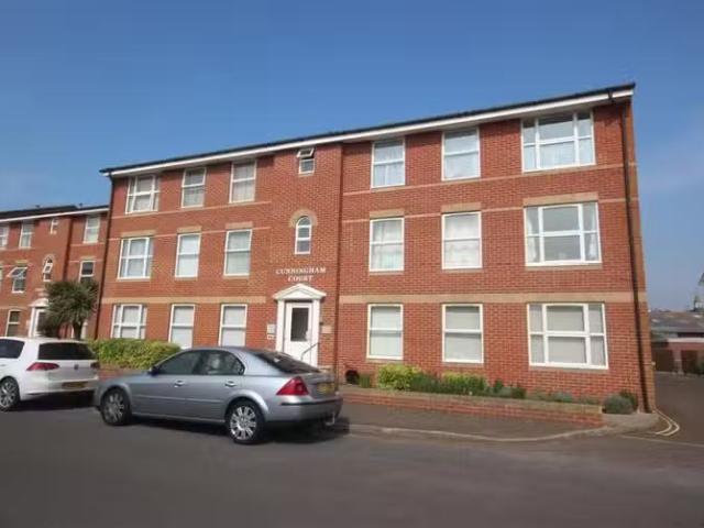 Rental! 1 BA 1 bedroom flat for rent in Cunningham Ct, Seaford.