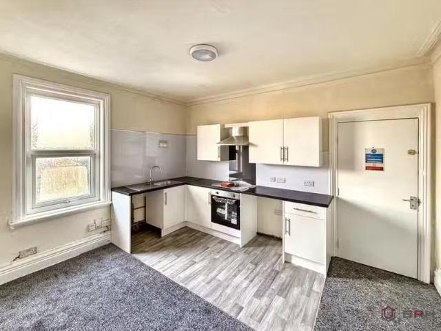 Unique 1 BA 1 bedroom flat for rent in Avenue Road, Doncaster.