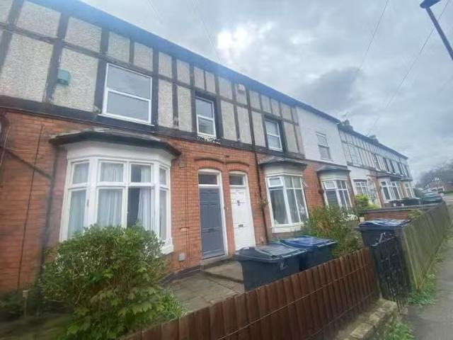 Cheap 1 BA 1 bedroom flat for rent in Holland Road, Sutton Col.