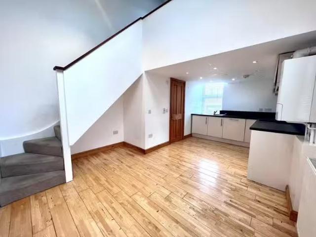 Cozy 1 BA 1 bedroom flat for rent in North Street, Bedminster.
