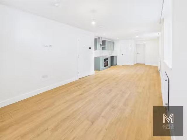 Cheap 1 BA 1 bedroom flat for rent in Soundwell Road, Bristol.
