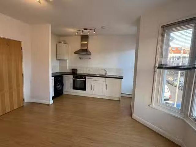 Deal! 1 BA 1 bedroom flat for rent in Raymend Road, Bristol, BS3