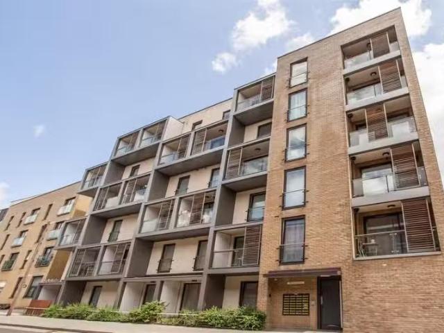 Cozy 1 BA 1 bedroom flat for rent in Riemann Court, Mile End, E3