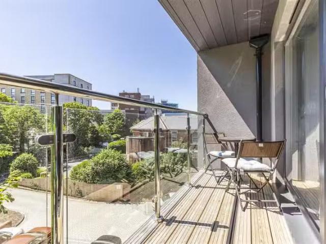 Cheap 1 BA 1 bedroom flat for rent in Wootton Mount Road, Bour.