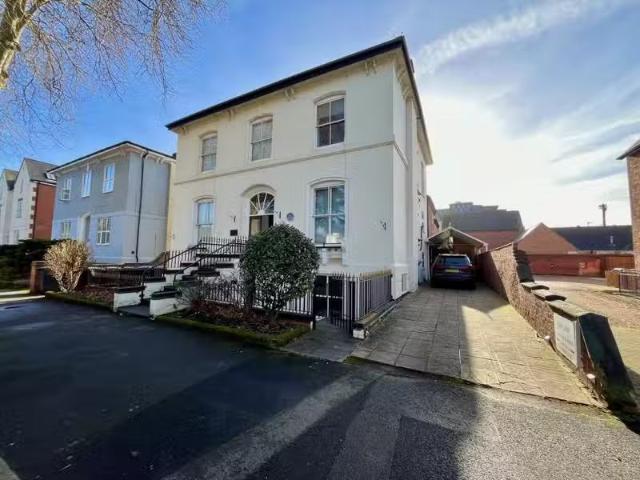Rental! 1 BA 1 bedroom house share for rent in Room 10 Avenue.