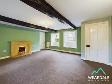 For Rent! 1 BA 2 bedroom maisonette for rent in Front Street.
