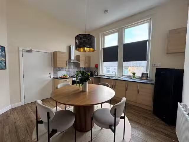 Rental! 1 BA 2 bedroom apartment for rent in 129 Colne Road, B.