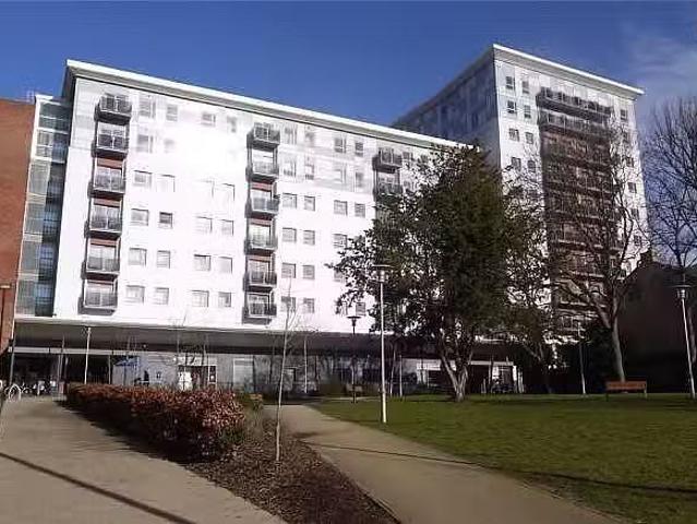 For Rent! 1 BA 2 bedroom apartment for rent in Becket House, N.