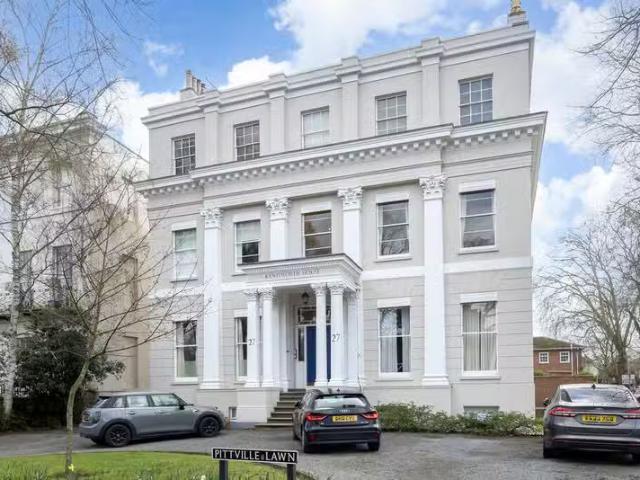 Unique 1 BA 2 bedroom apartment for rent in Pittville Lawn, Ch.