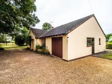 Cozy 1 BA 2 bedroom detached bungalow for rent in Kings Mill L.