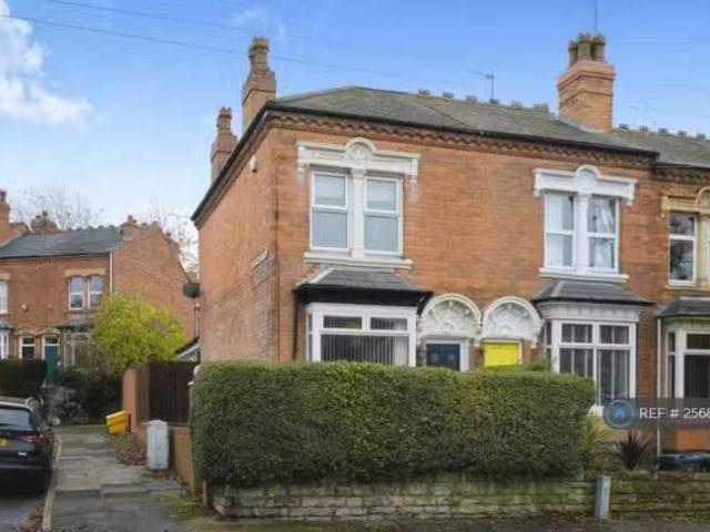Just in! 1 BA 2 bedroom end of terrace house for rent in War L.
