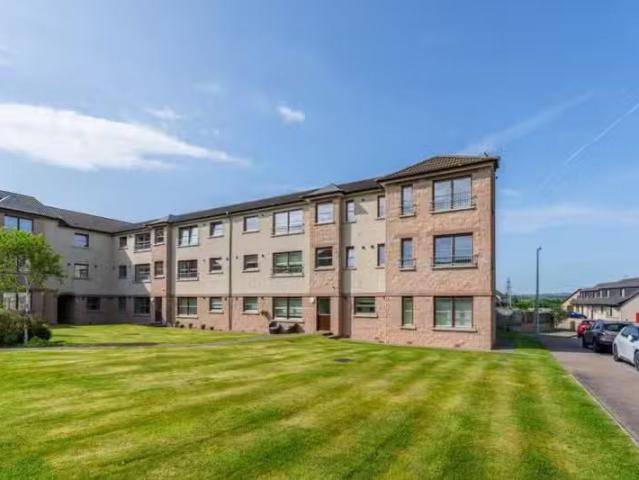 Rental! 1 BA 2 bedroom flat for rent in 117 Mc Intosh Crescent.