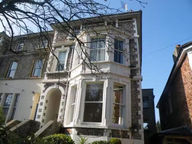 New 1 BA 2 bedroom flat for rent in Abbotsford Road, Redland.
